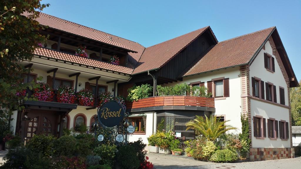 Gasthaus Zum Roessel Lichtenau Scherzheim Exterior foto